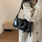 Fashionable shoulder handbag