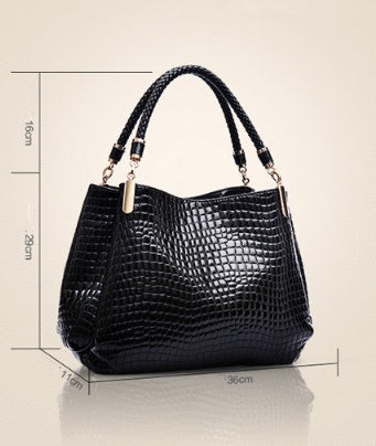 Shoulder bag with crocodile pattern