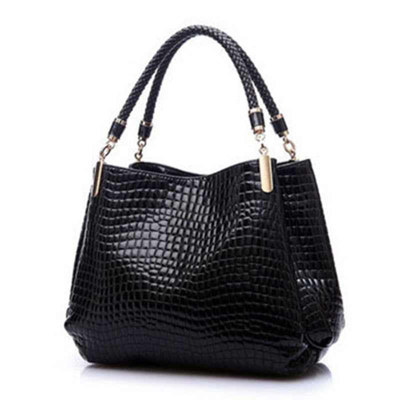 Shoulder bag with crocodile pattern