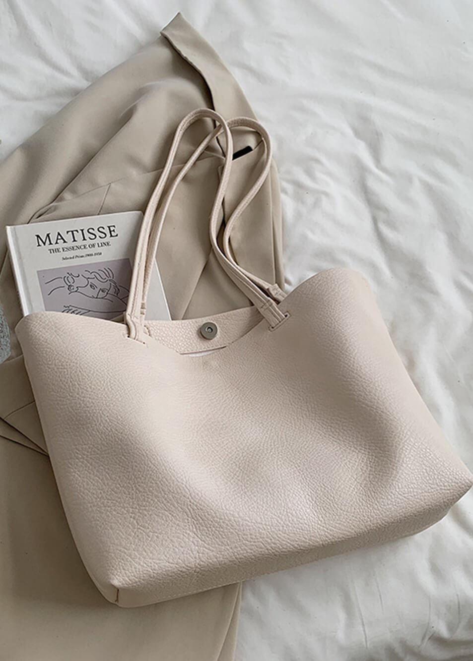 Spacious Women's Shoulder Bag Made of Soft Leather