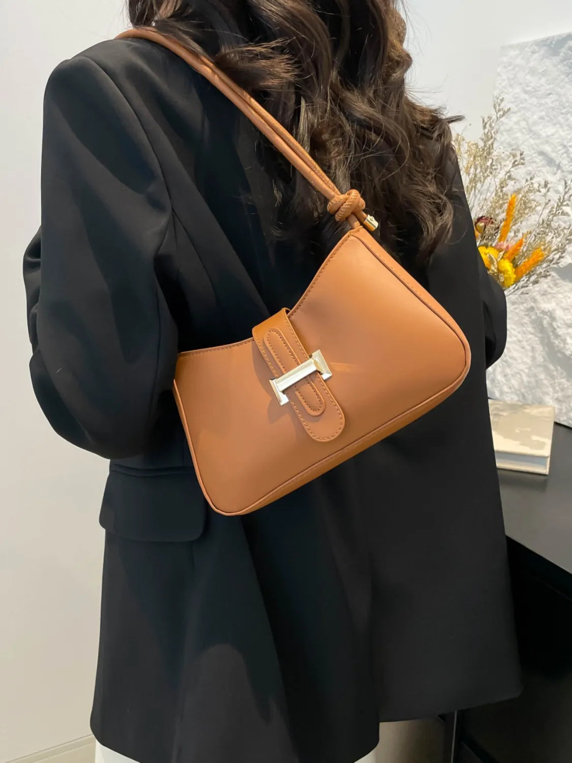 Classic Buckle Shoulder Bag-clare bags20260419-Calm Wears-Pumpkin-One size-Calm Wears