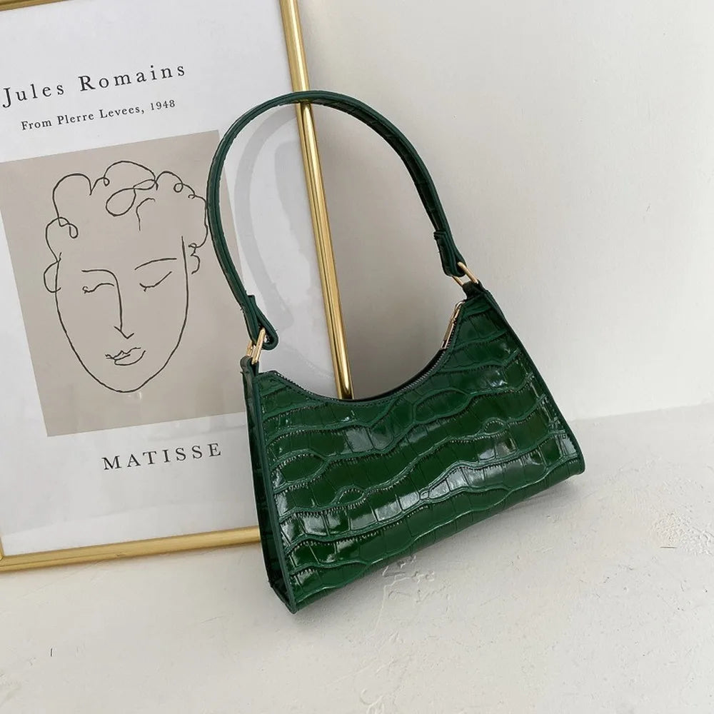 Women's leather shoulder bag in retro style