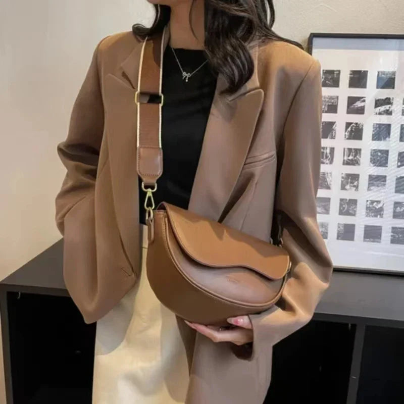 Women's shoulder bag made of PU leather with wide strap