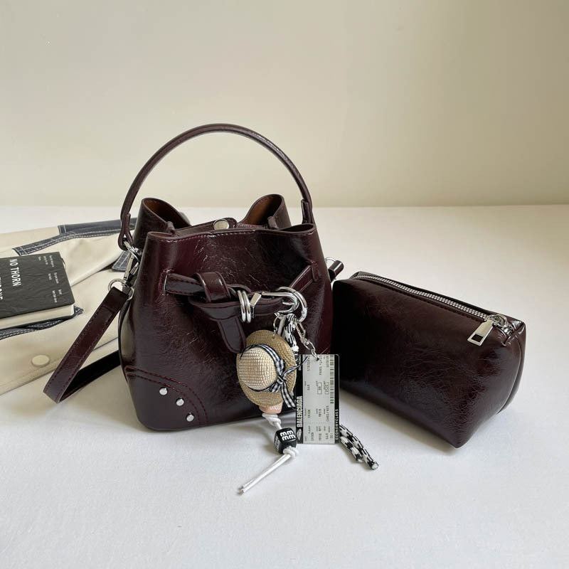 Women's stylish mini bucket bag with removable cosmetic pouch