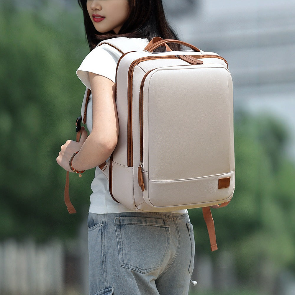 More elegant and functional backpack with laptop compartment