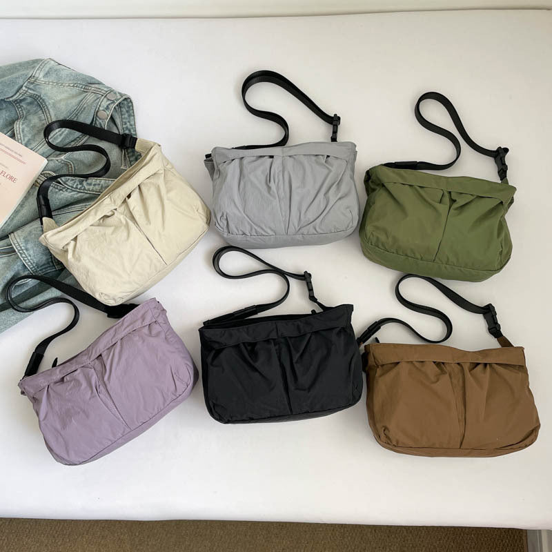 Fashionable shoulder bag with adjustable shoulder strap