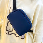 Fashionable fanny pack in minimalist form