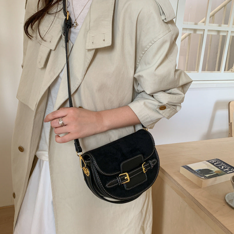 Women's shoulder bag made of high-quality suede with elegant chain closure-https://detail.1688.com/offer/975353583702.html-Calm Wears-Braun-nothing-Calm Wears