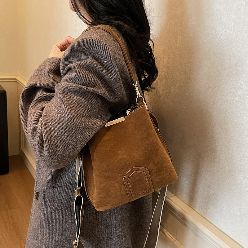 Women’s practical shoulder bag made of high-quality suede-https://detail.1688.com/offer/993071677292.html-Calm Wears-Braun-nothing-Calm Wears