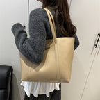 Women’s tote bag made of structured synthetic leather with a stylish detail-https://detail.1688.com/offer/1028567193083.html-Calm Wears-Black-nothing-Calm Wears