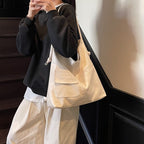 Casual tote bag with practical front pockets
