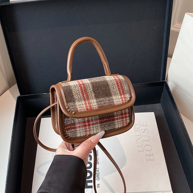 Textured Mini Messenger Bag