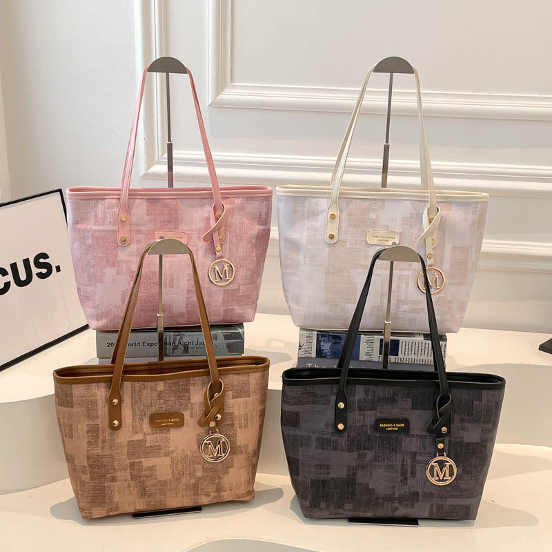 Women's stylish tote bag with textured design and elegant details-https://detail.1688.com/offer/1052809172391.html-Calm Wears-Braun-nothing-Calm Wears