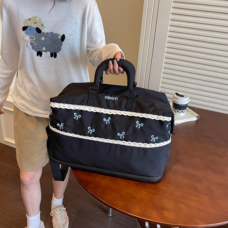 Spacious Versatile Weekend Duffle Bag