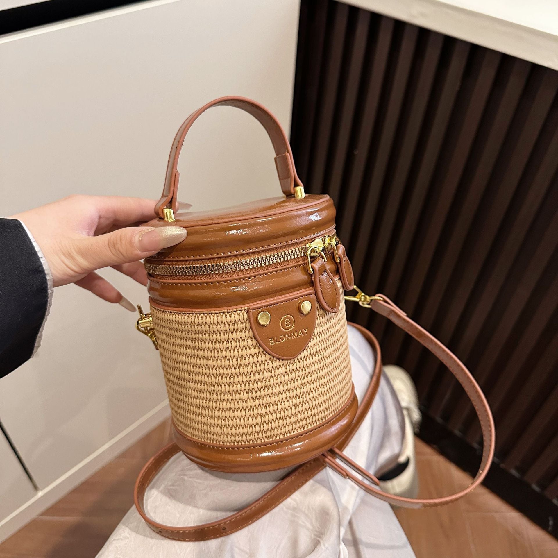 Women stylish shoulder bag in elegant basket design-https://detail.1688.com/offer/1023727754091.html-Calm Wears-Braun-nothing-Calm Wears