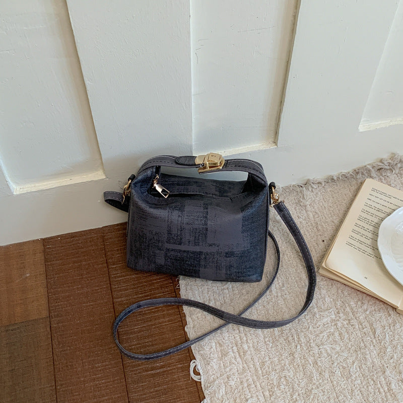 Women’s mini handbag in modern design-https://detail.1688.com/offer/1052796296989.html-Calm Wears-Black-nothing-Calm Wears