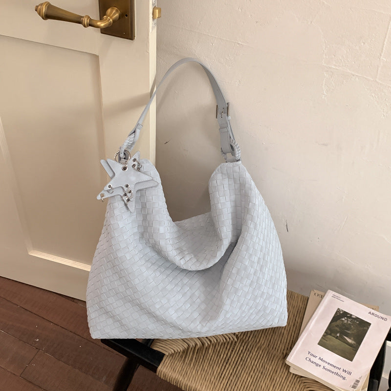 Elegant and Practical Shoulder Bag