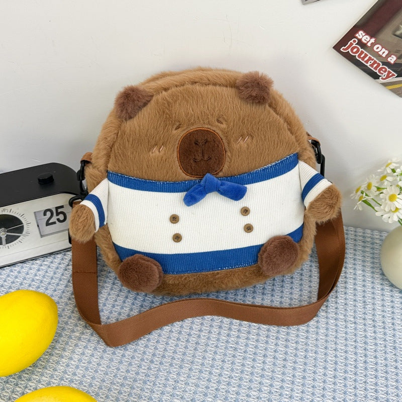 Cozy plush handbag in animal design