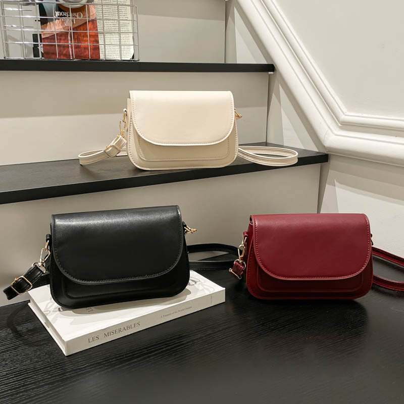 Shoulder Bag with Flap-dione couture20260420-Calm Wears-White-Calm Wears