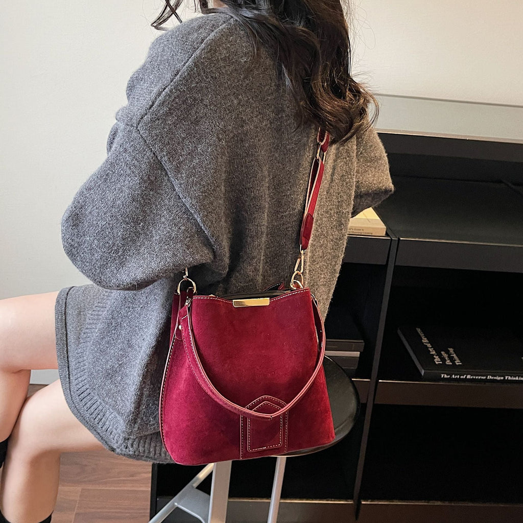 Women’s practical shoulder bag made of high-quality suede-https://detail.1688.com/offer/993071677292.html-Calm Wears-Braun-nothing-Calm Wears