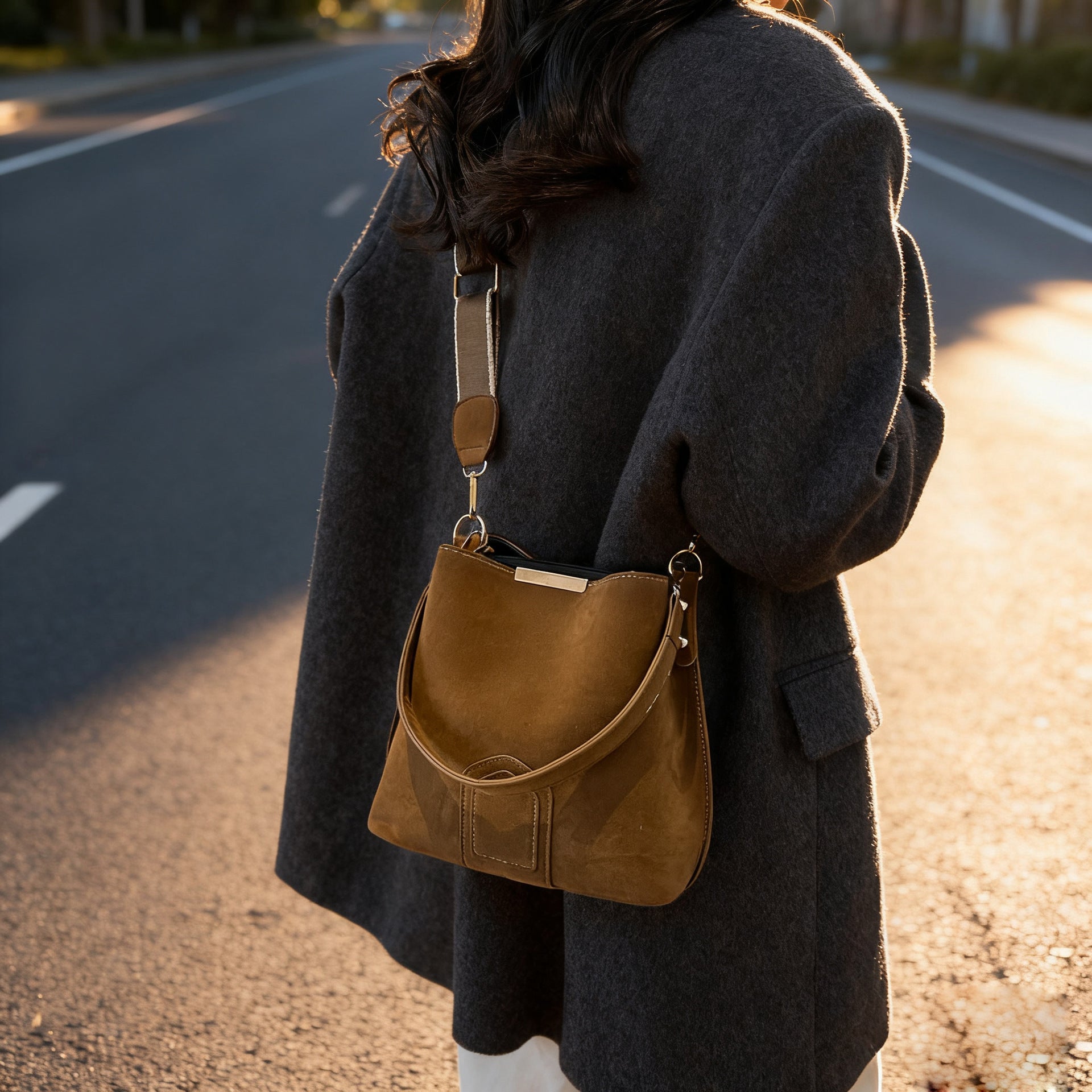 Women’s practical shoulder bag made of high-quality suede-https://detail.1688.com/offer/993071677292.html-Calm Wears-Braun-nothing-Calm Wears