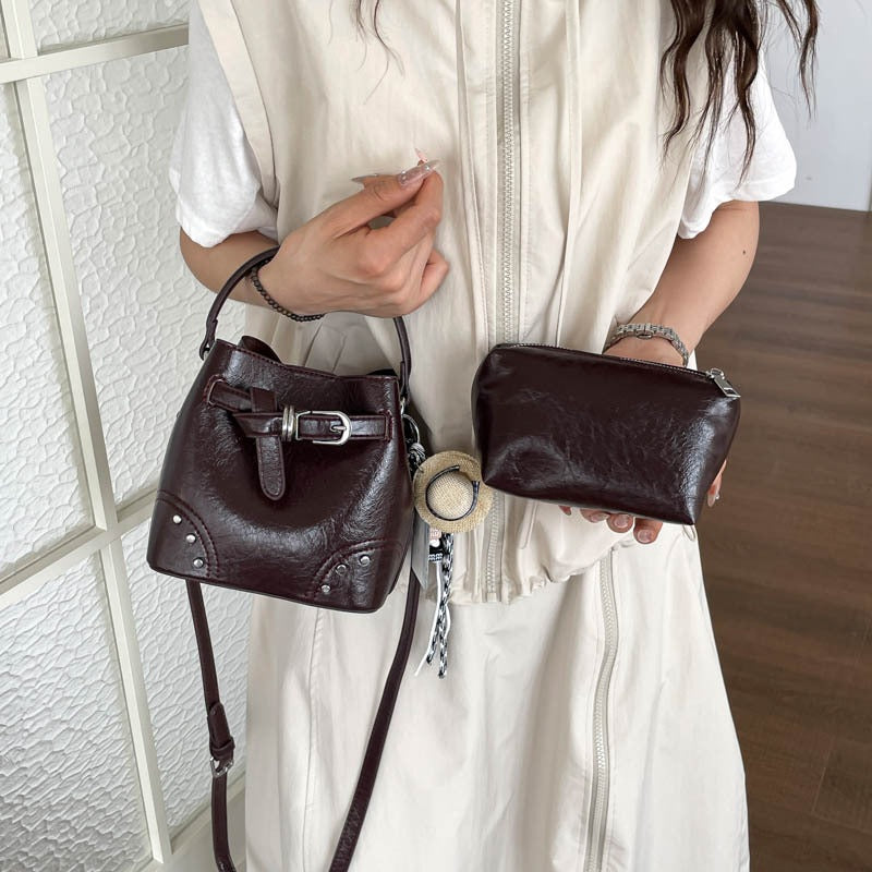 Women's stylish mini bucket bag with removable cosmetic pouch