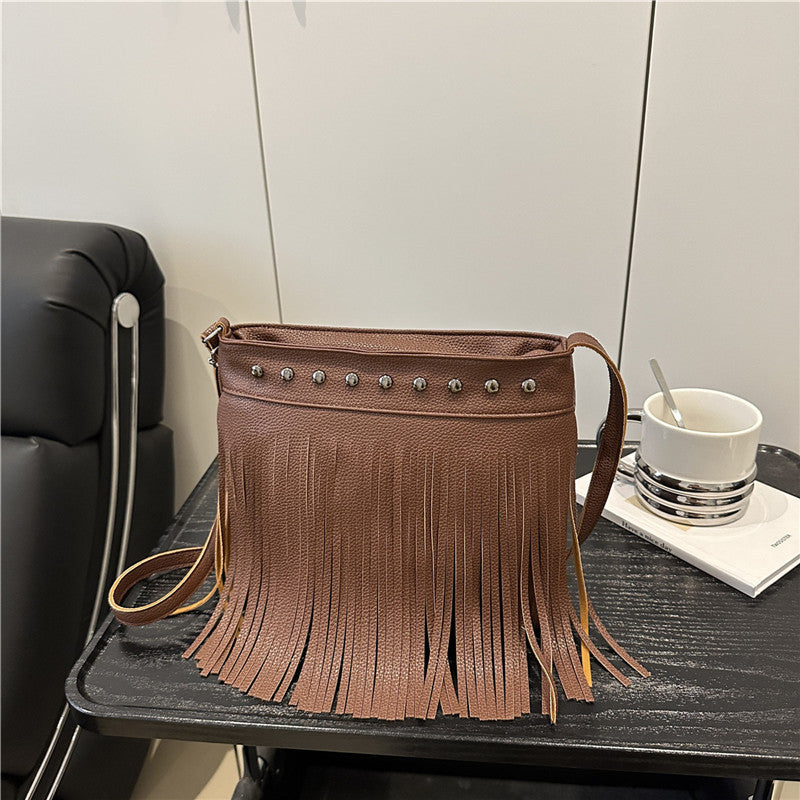 Ladies shoulder bag with fringes and studs-https://detail.1688.com/offer/940546135641.html-Calm Wears-Braun-nothing-Calm Wears