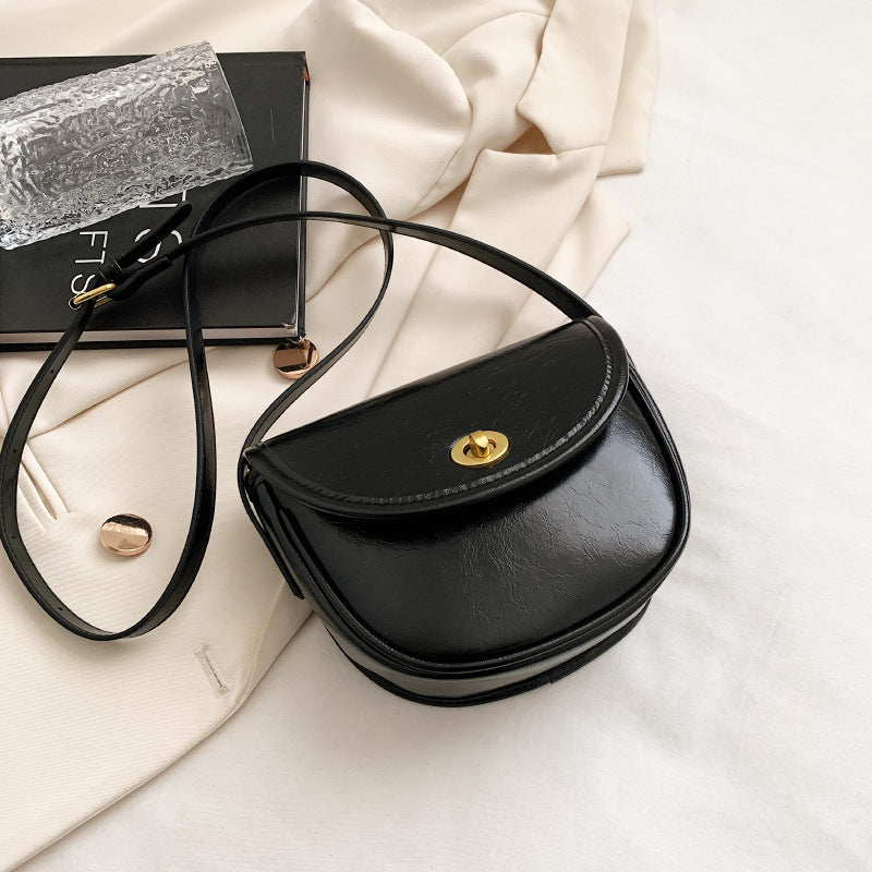 Women's shoulder bag in elegant retro design with golden accents-https://detail.1688.com/offer/762734429411.html-Calm Wears-Black-nothing-Calm Wears