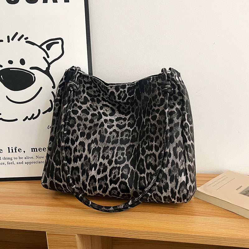 WoPremium Animal Print Shoulder Bag