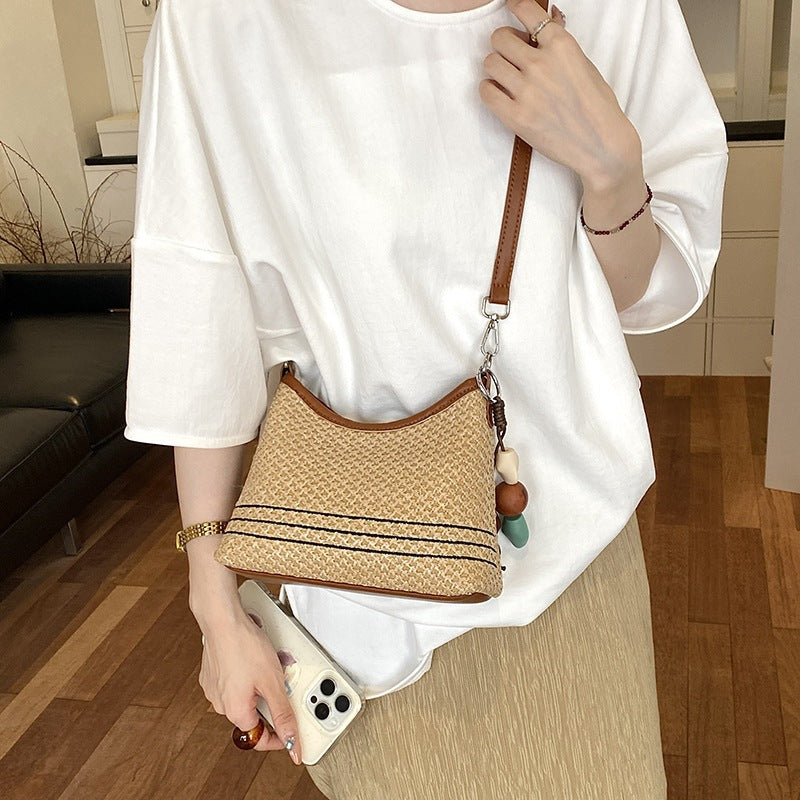 Women's shoulder bag made of woven natural material with decorative pendant-https://detail.1688.com/offer/1060205750794.html-Calm Wears-Braun-Size: With pendant-Calm Wears