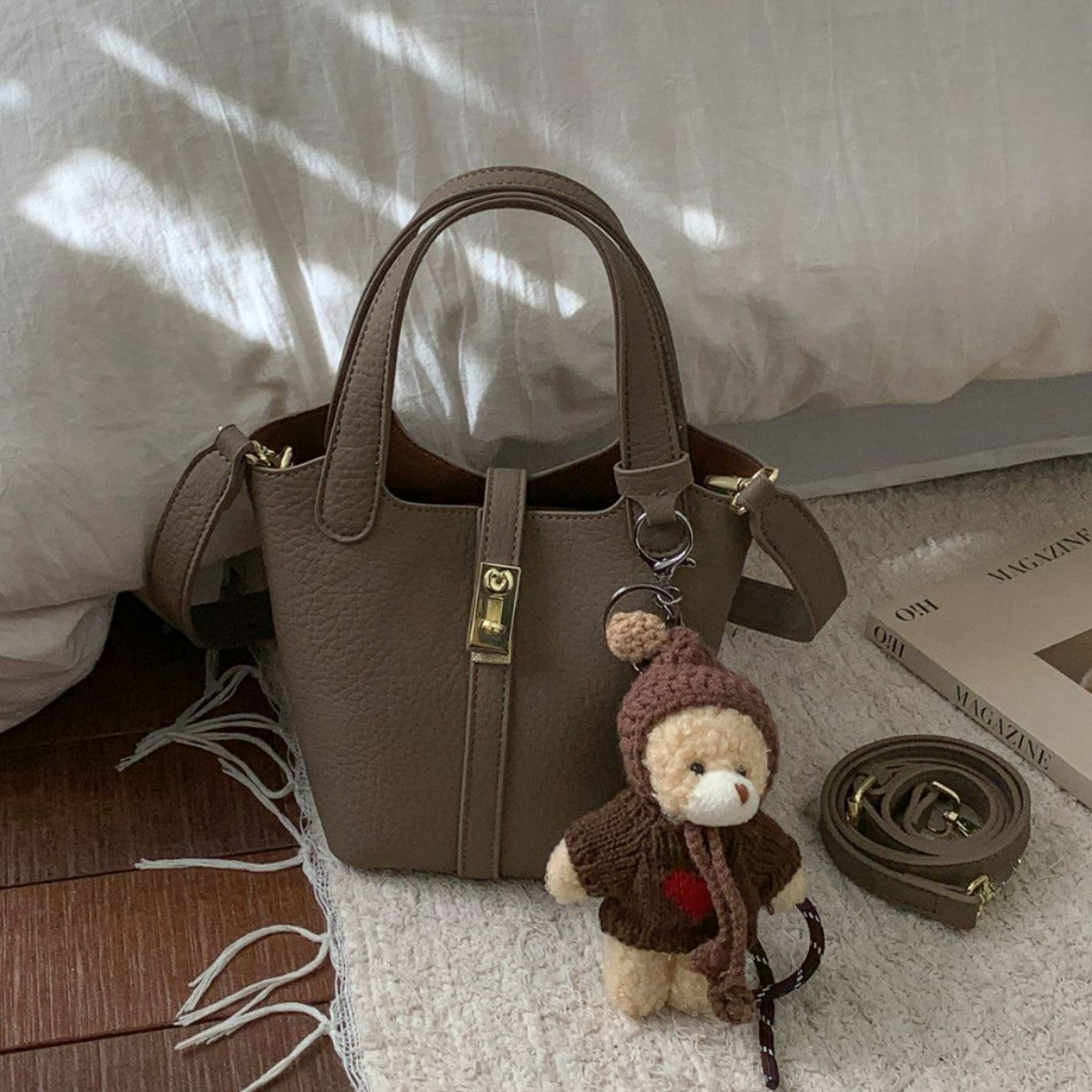 Women's mini handbag with playful animal charm-https://detail.1688.com/offer/998639940951.html-Calm Wears-Braun-Size: with tag-Calm Wears