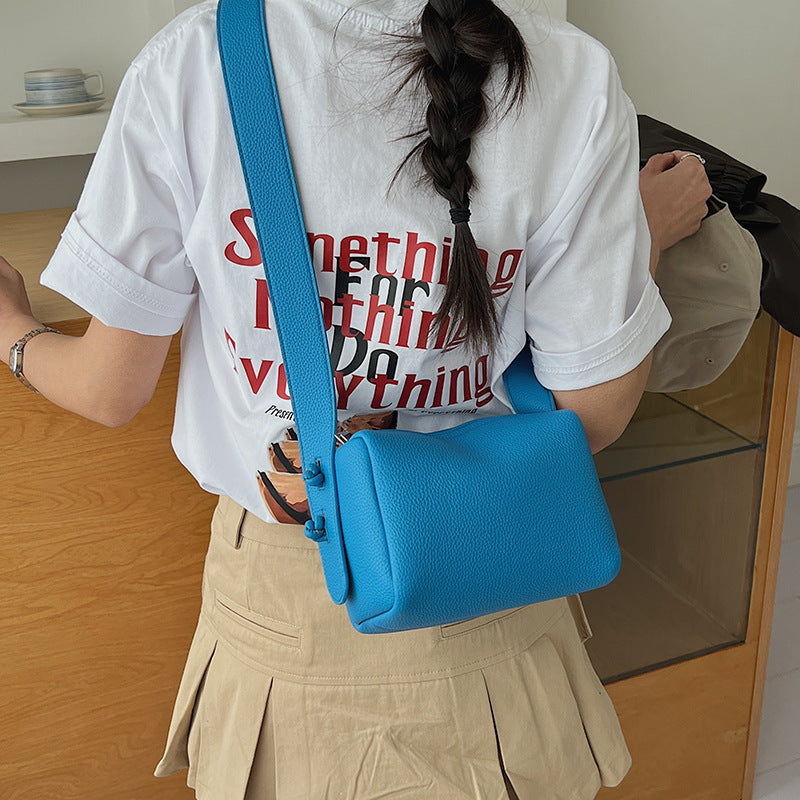 Women’s shoulder bag in modern design with structured surface-https://detail.1688.com/offer/1023065663095.html-Calm Wears-Blue-nothing-Calm Wears