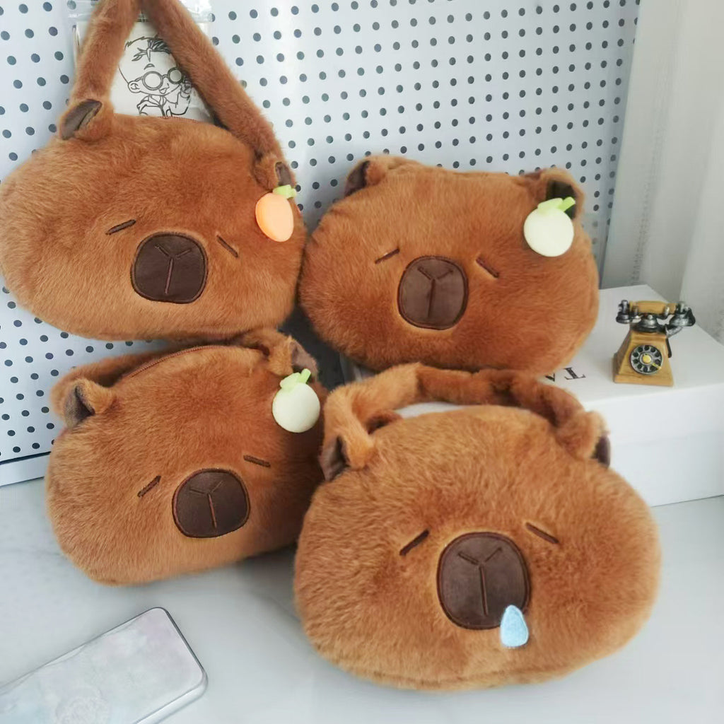 Plush handbag in cute bear design