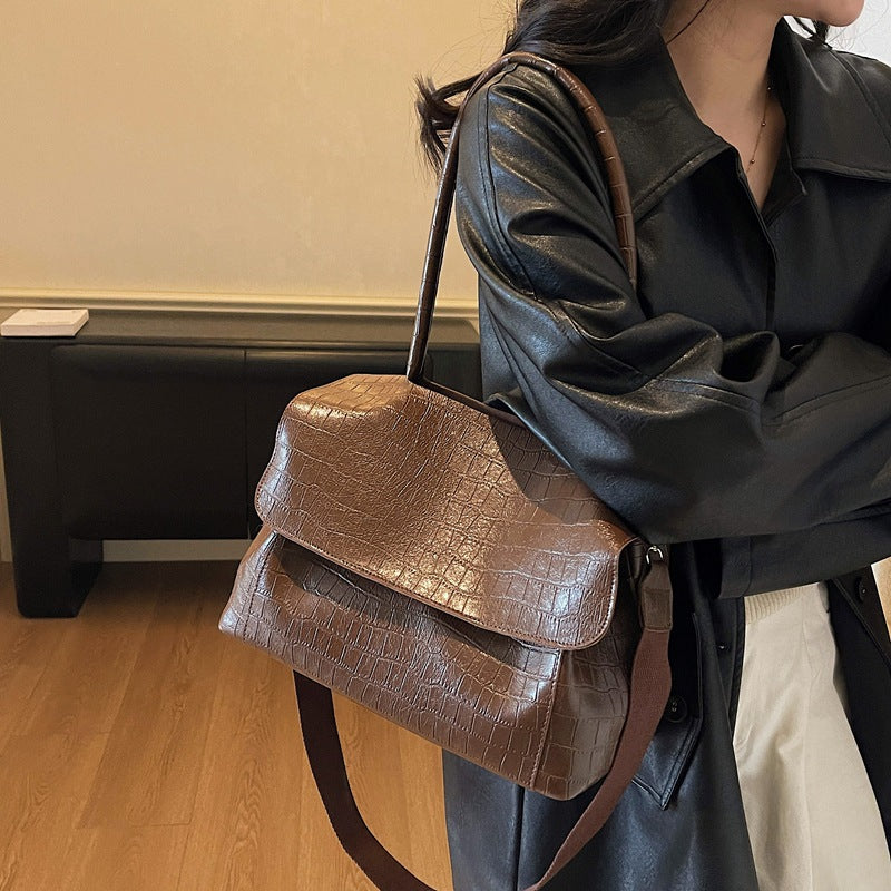 Women's shoulder bag in elegant crocodile look with adjustable shoulder strap-https://detail.1688.com/offer/996543631623.html-Calm Wears-Braun-nothing-Calm Wears