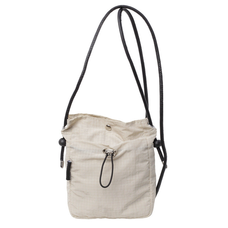 Practical shoulder bag with adjustable carrying system