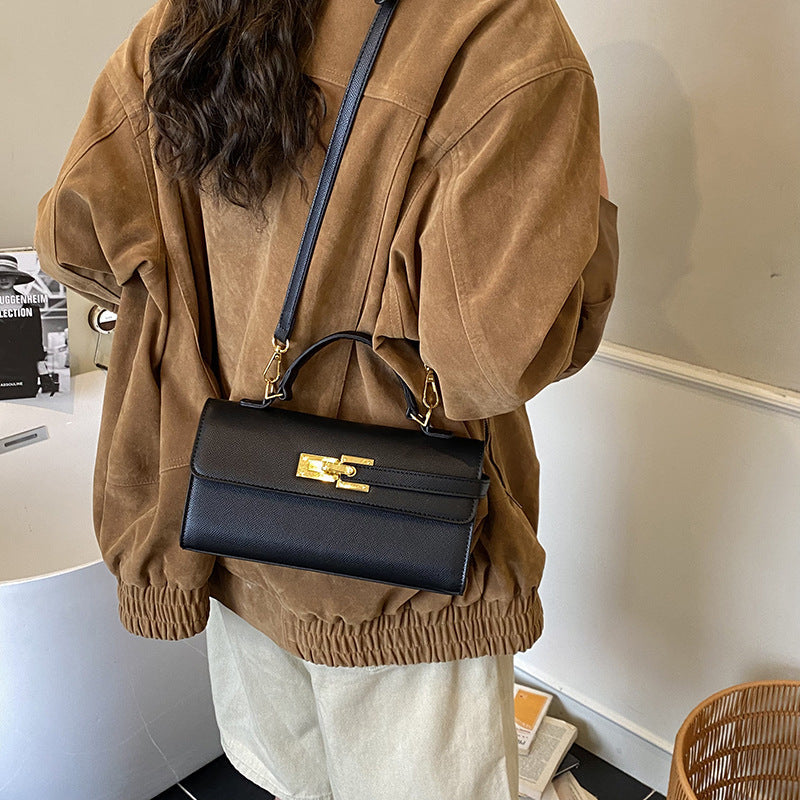 Women's Designer Shoulder Bag with Luxurious Chain Closure
