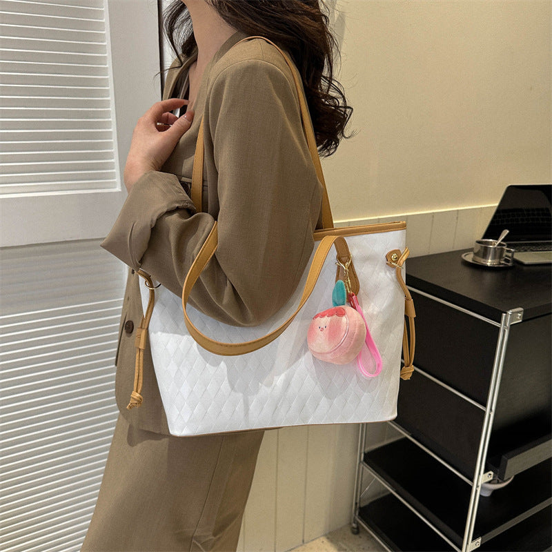 Quilted Pattern Handheld Tote Bag