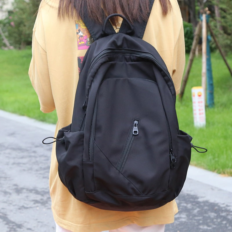 Everyday backpack with versatile compartments