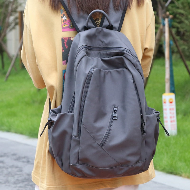 Everyday backpack with versatile compartments