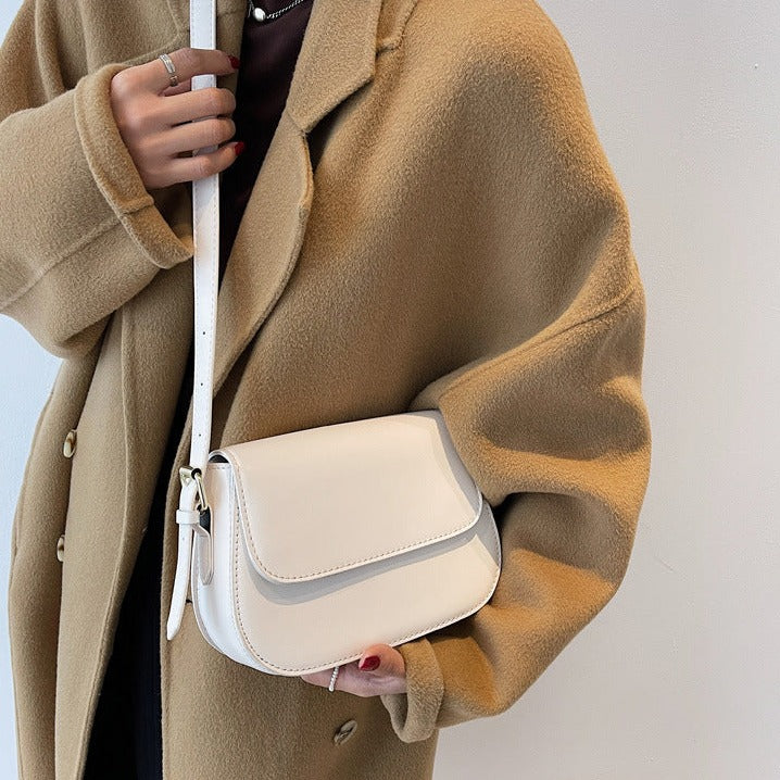 Handmade leather shoulder bag
