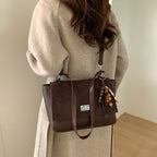 Women's elegant shoulder bag made of high-quality faux leather with playful charm-https://detail.1688.com/offer/989546390871.html-Calm Wears-Braun-Size: With pendant-Calm Wears