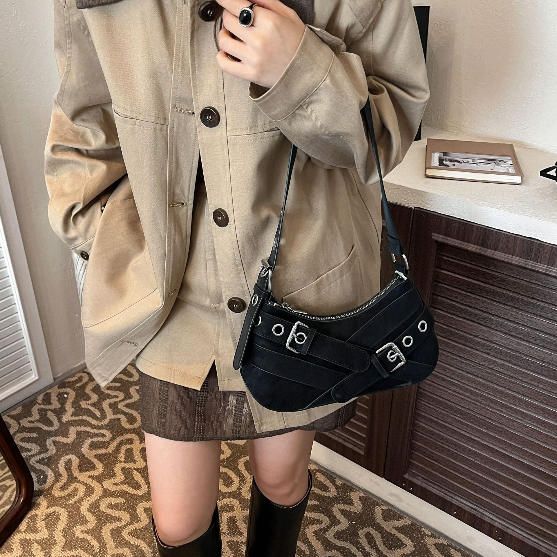 Women's fashionable shoulder bag made of soft suede leather with unique appliqué-https://detail.1688.com/offer/996722361329.html-Calm Wears-Braun-nothing-Calm Wears