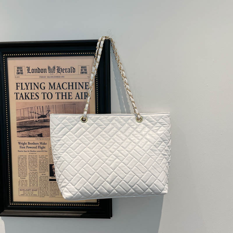 WoQuilted Tote Bag with Chain Handles