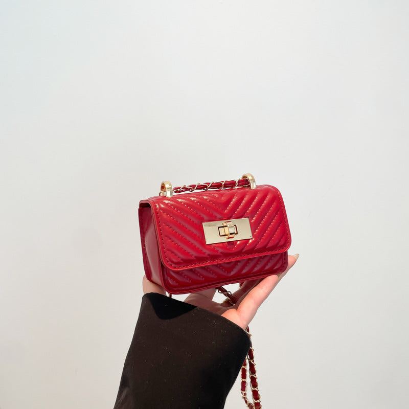 Women’s mini handbag with quilted design and golden clasp-https://detail.1688.com/offer/910781715613.html-Calm Wears-Rot-nothing-Calm Wears