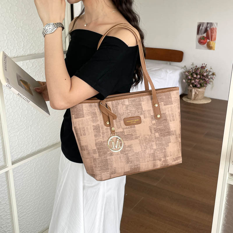 Women's stylish tote bag with textured design and elegant details-https://detail.1688.com/offer/1052809172391.html-Calm Wears-Braun-nothing-Calm Wears