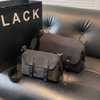 Modular shoulder bag with unique fastening system
