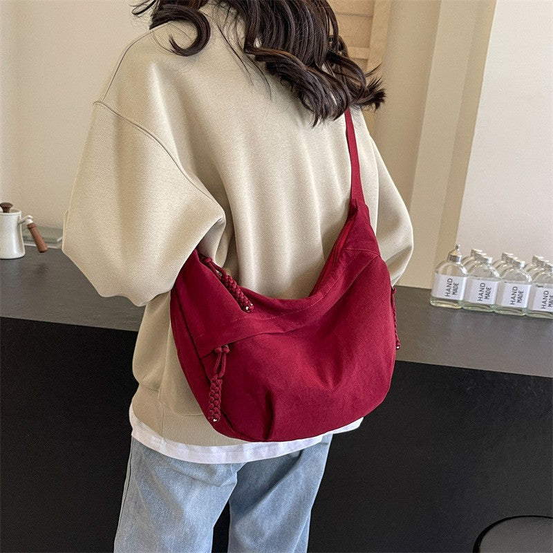 Fashionable shoulder bag