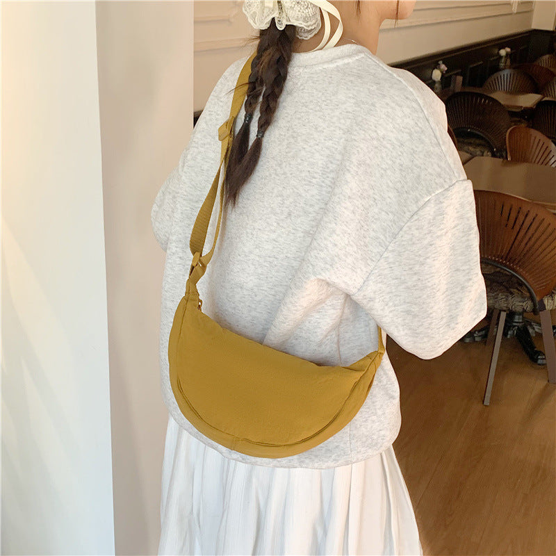 Comfortable shoulder bag with adjustable shoulder strap