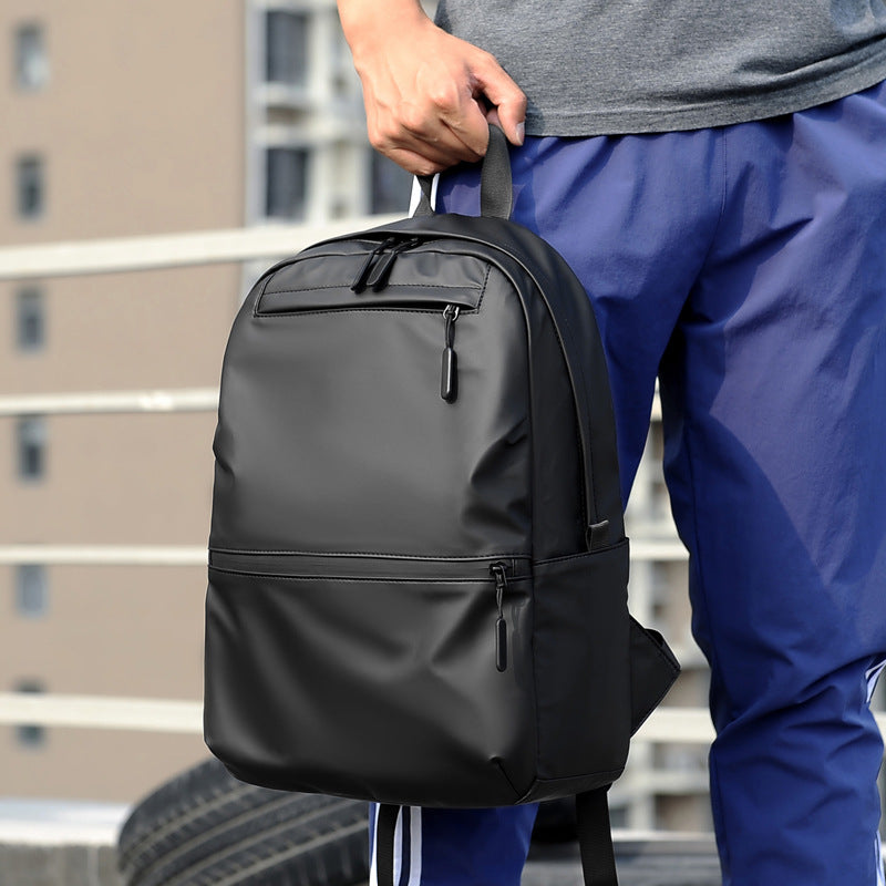 More robust and versatile backpack made of water-repellent material