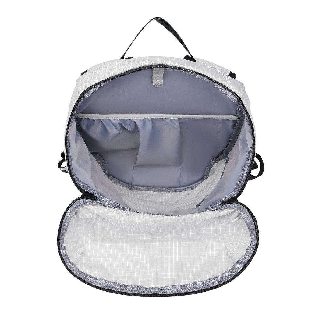 Outdoor backpack with versatile compartment system and comfort carrying system